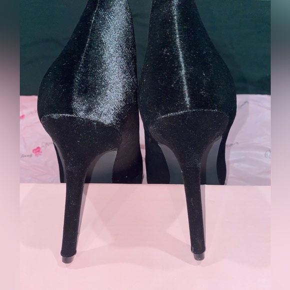 Penny loves Kenny Booties - Picture 4 of 6